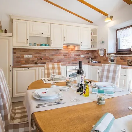 Blue Ivy Ferienhaus Dobrinj